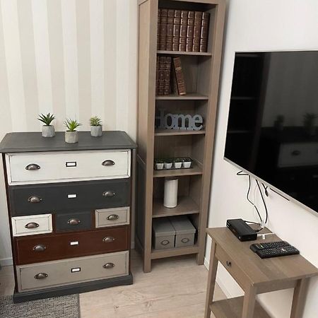 Cosy Apartmant In Hodonin Apartment ภายนอก รูปภาพ